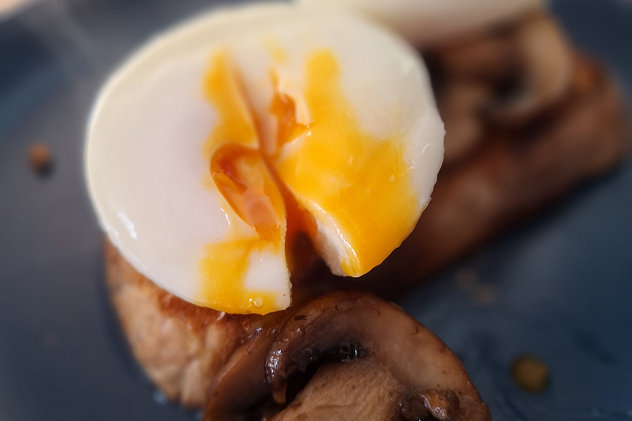 The Surprising Power of a Little Blue Plate